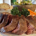 もとぶ牧場とチャム・アパートメントが「母恵牛（ぼけいぎゅう）」プロジェクトを始動